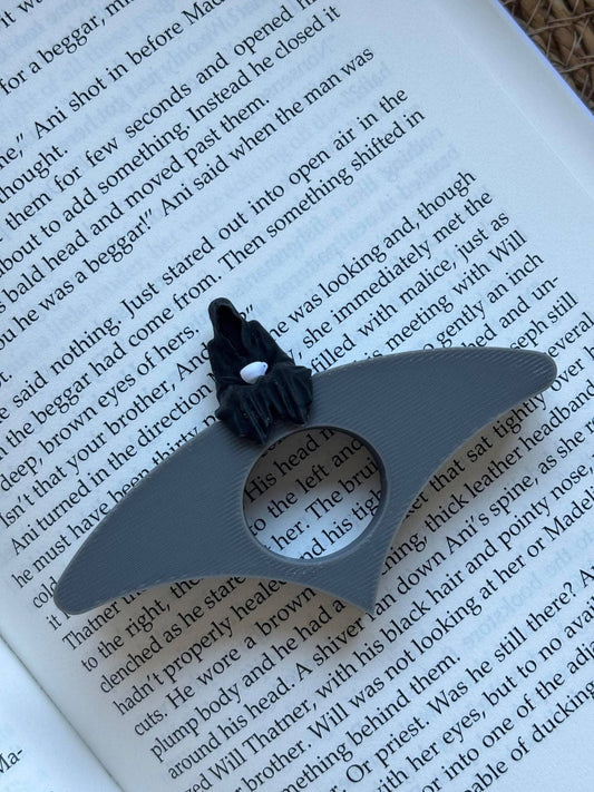Suriel Thumb Page Holder